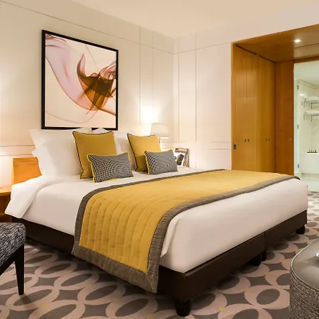 La Clef Tour Eiffel By The Crest Collection Hotel Parigi