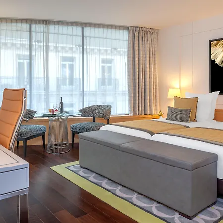 La Clef Tour Eiffel By The Crest Collection Hotel Parigi