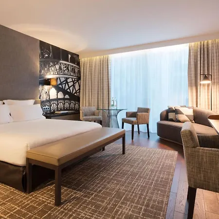 La Clef Tour Eiffel By The Crest Collection 5* Parigi