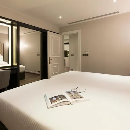 Hotel La Clef Tour Eiffel By The Crest Collection Parigi