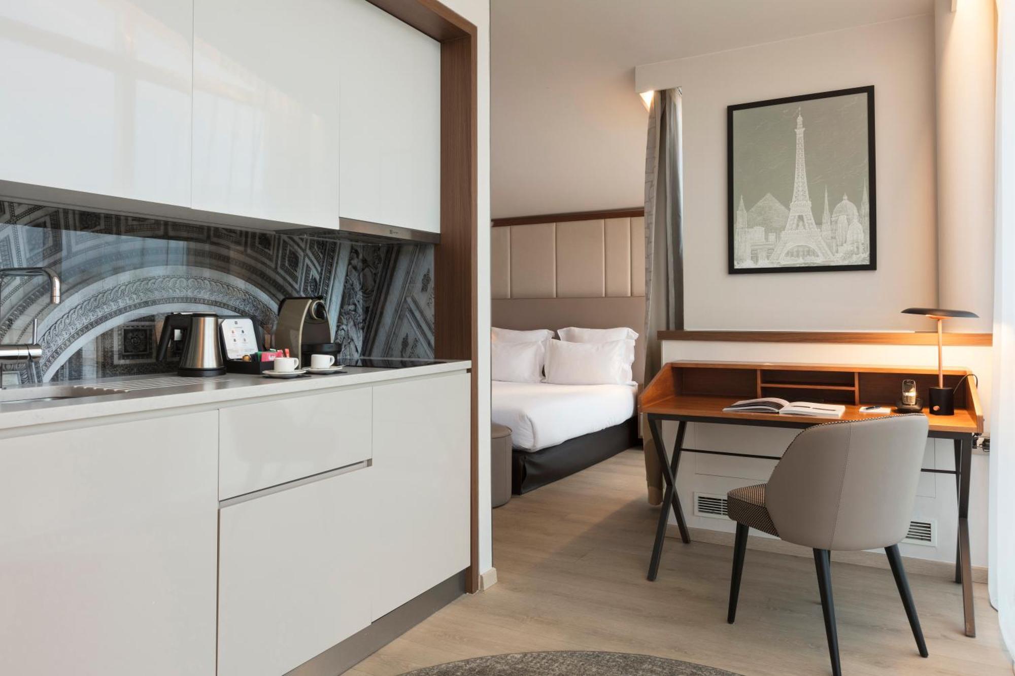 La Clef Tour Eiffel By The Crest Collection Hotel